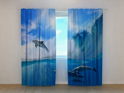 Curtains that depict realistic dolphins and ocean waves in Tapetenshop.lv