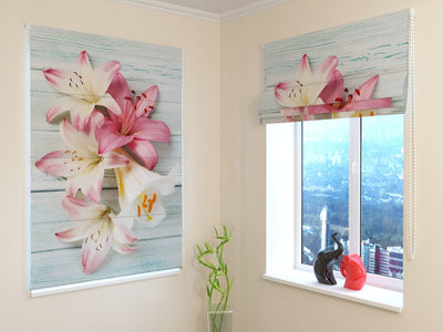 Blinds with flowers - Lilies on wood - day and night fabric Tapetenshop.lv