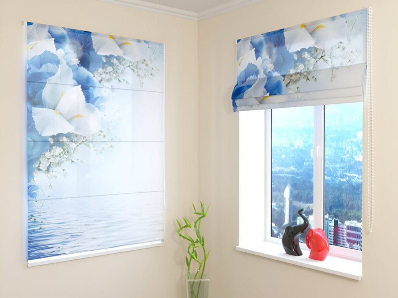 Blinds with flowers - Blue irises - for a calming atmosphere Tapetenshop.lv