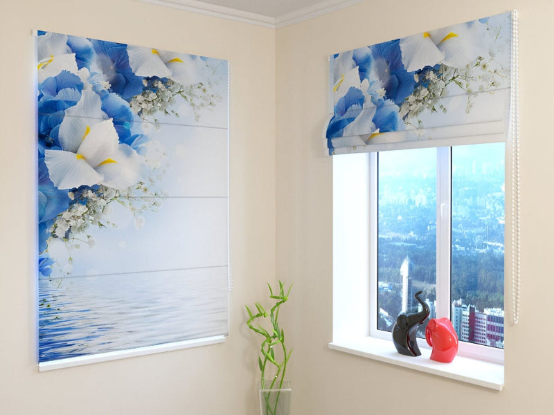 Blinds with flowers - Blue irises - for a calming atmosphere Tapetenshop.lv