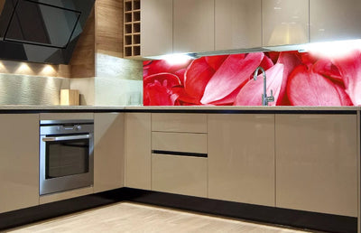 Pašlīmējošas fototapetes virtuvei - Sarkanās ziedlapiņas  (180x60 cm) Art4home