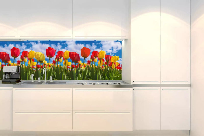 Pašlīmējošas fototapetes virtuvei - Tulpju lauks (180x60 cm) Art4home